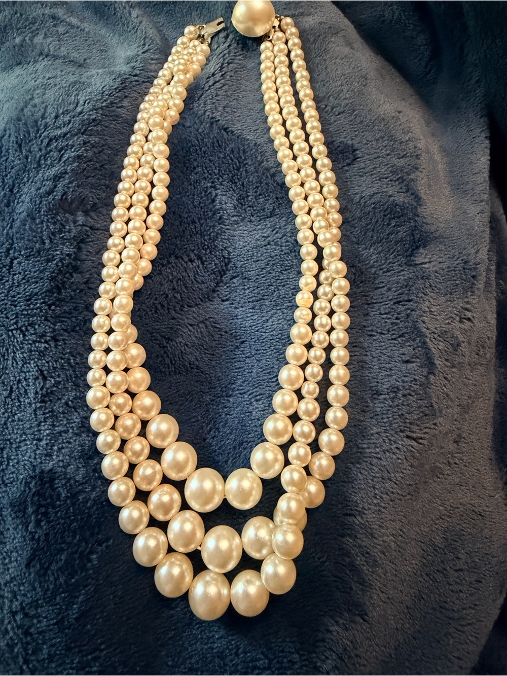 Vtg  MCM Triple Strand Graduated Glass Pearl Necklace Signed Japan Clasp